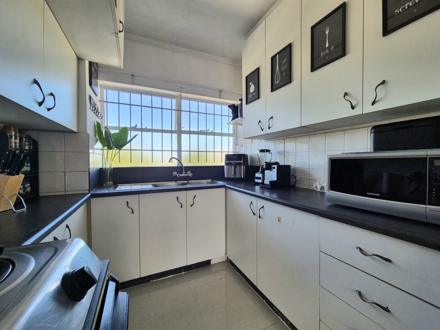 2 Bedroom Property for Sale in Claremont Western Cape